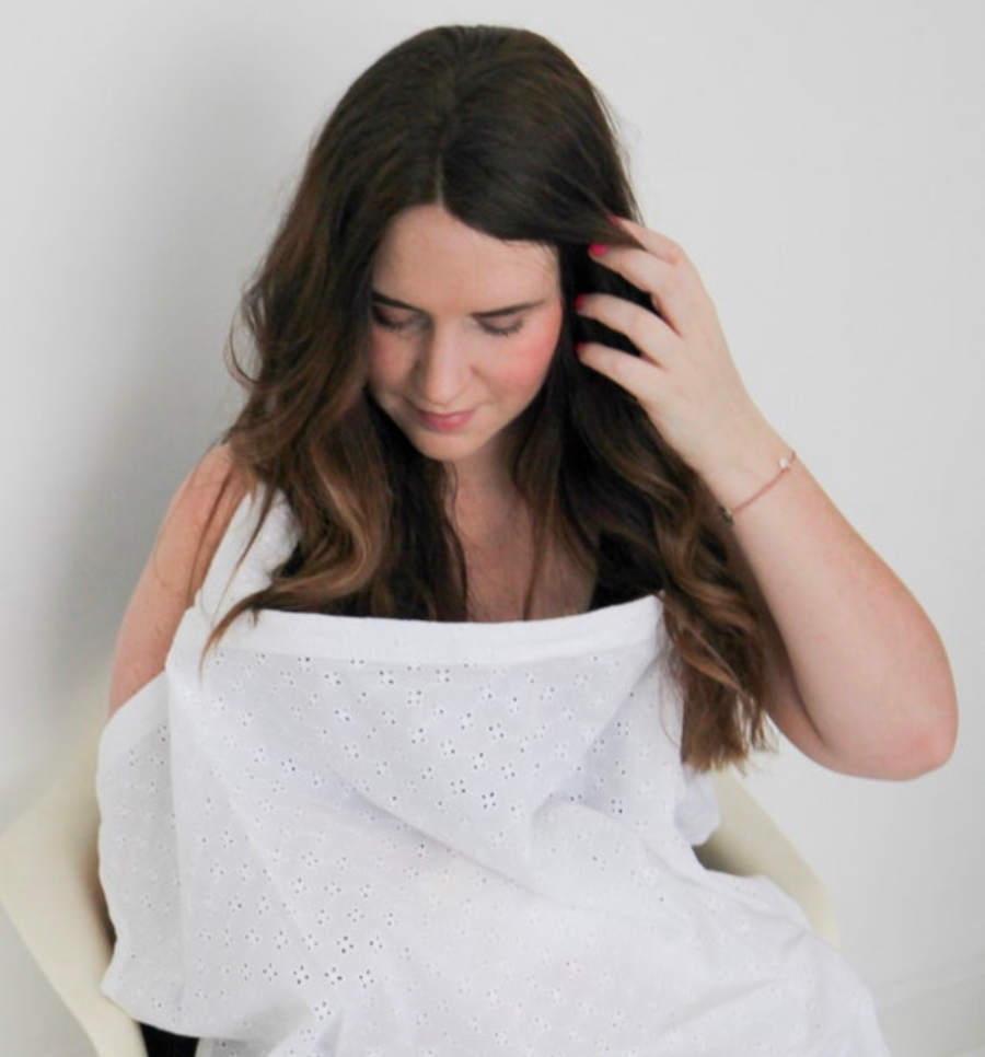 Breastfeeding covers which are Breathable, lighweight and stylish cotton broderie. Our nursing cover ensure easy eye contact with your baby while feeding. Perfect for on-the-go moms, it's a stylish addition to any changing bag.